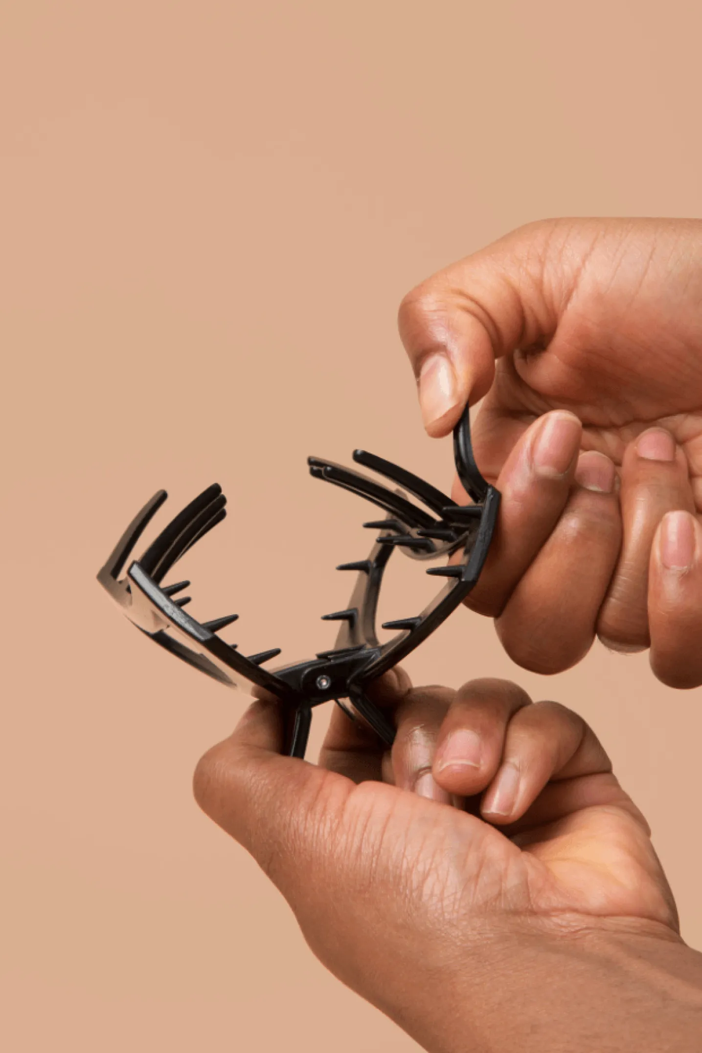 Open Coconut White Large Claw Hair Clip