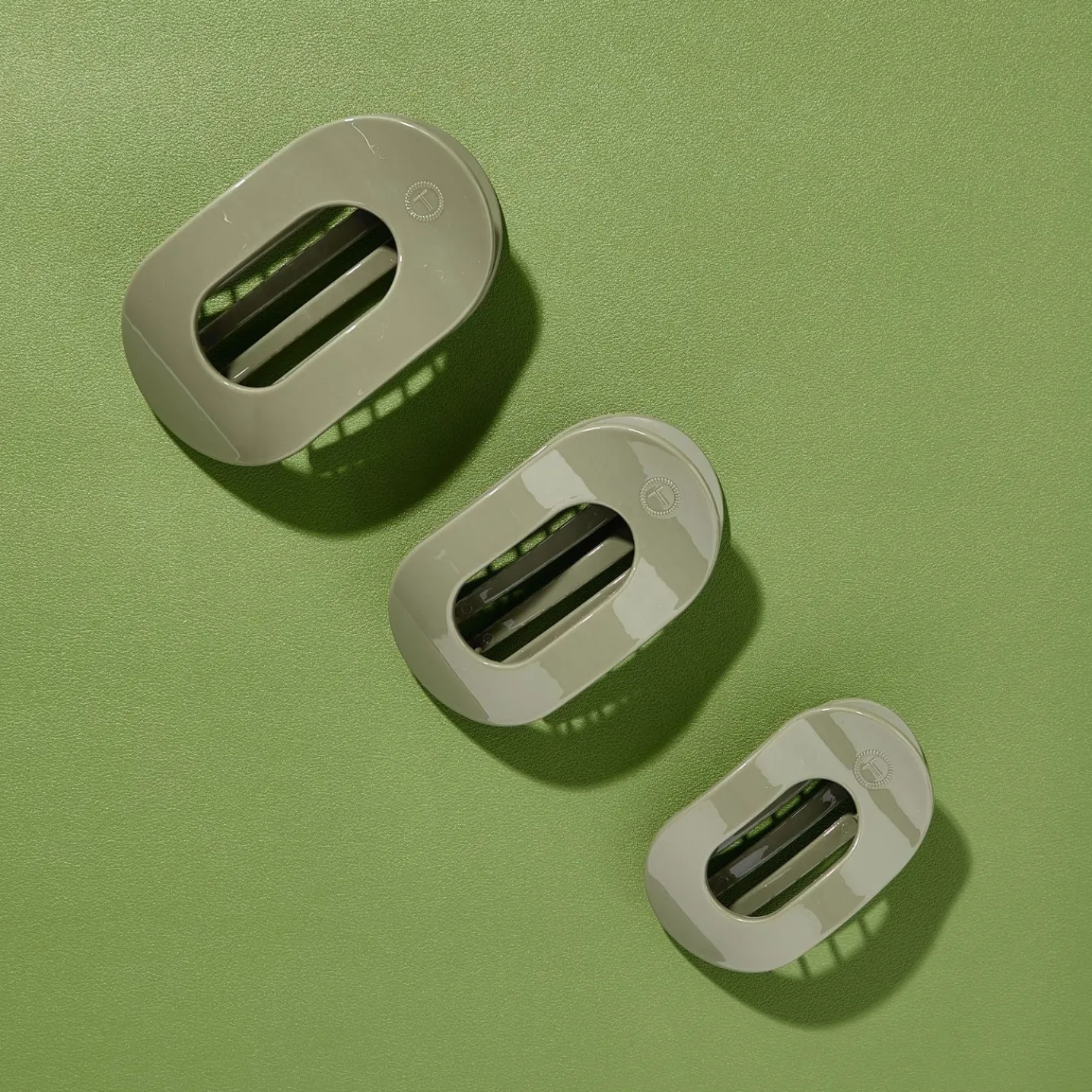 Sage It Ain't So Large Flat Round Hair Clip